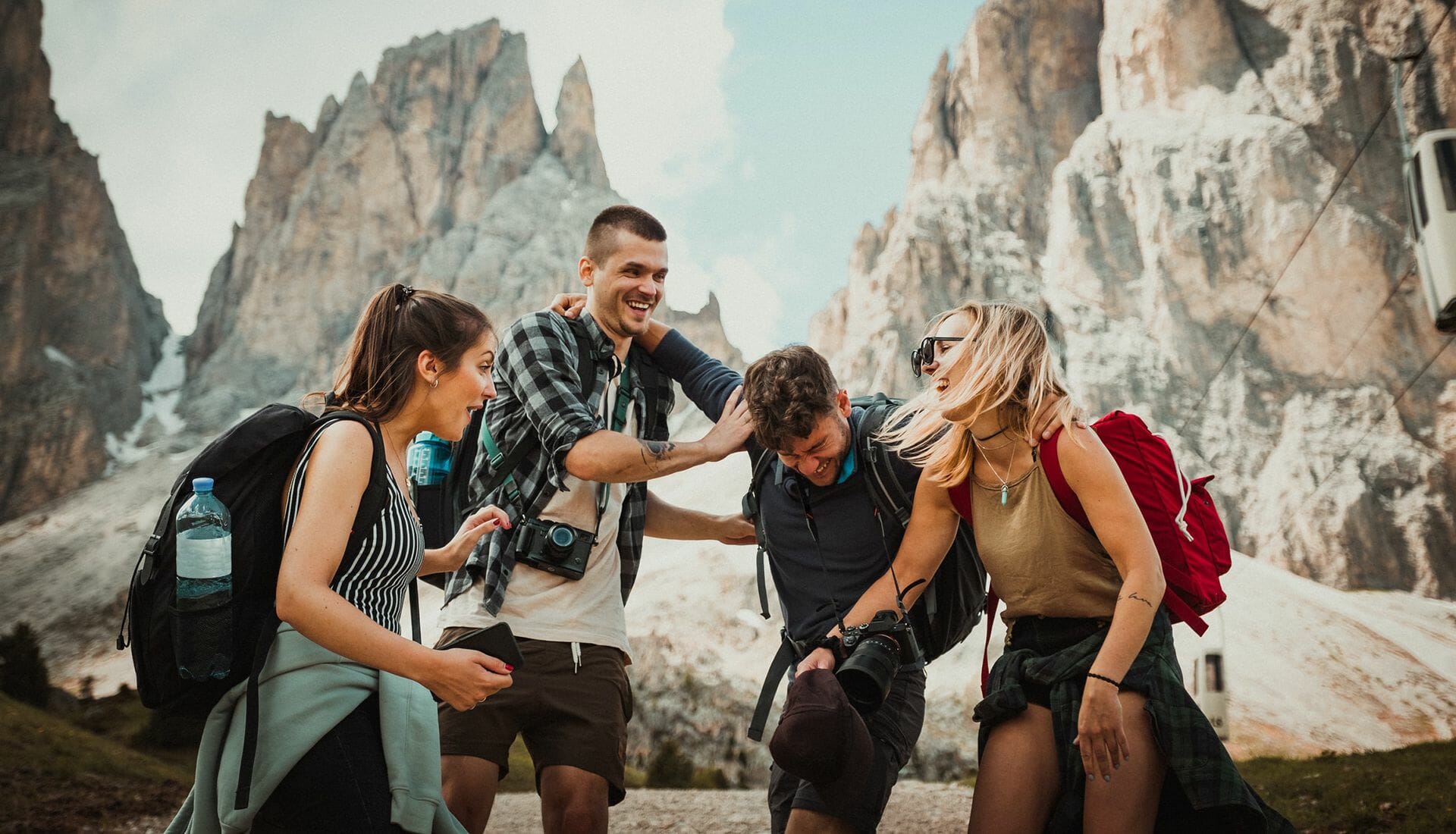 Doğa ve Macera Sporları: Yürüyüş, Kampçılık ve Dağcılık Rehberleri