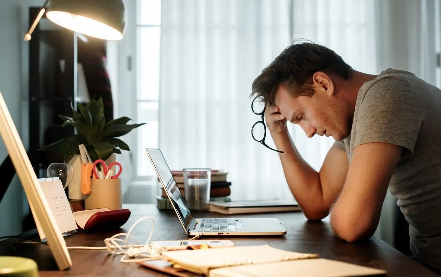 Stres ve Anksiyete Yönetimi: Rahatlatıcı Teknikler ve Zihinsel Rahatlama Egzersizleri