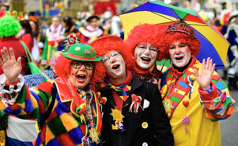 Yerel Festivaller ve Kutlamalar: Kültürel Mirasın Kutlanması ve Topluluk Birlikteliği