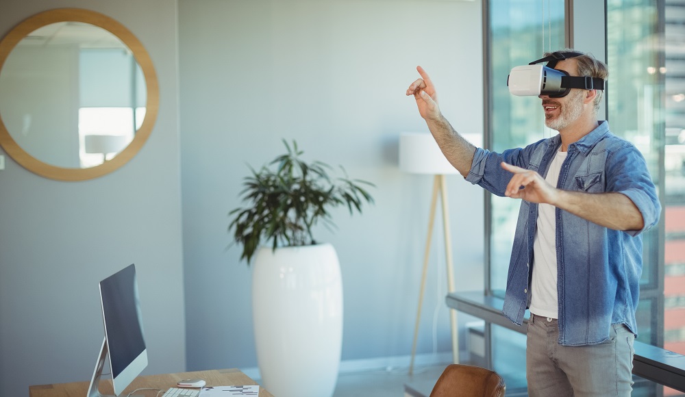 Artırılmış Gerçeklikte Ticaret ve Pazarlama: Artırılmış Gerçekliğin Perakende, Satış ve Pazarlama Alanındaki Kullanımı, AR Tabanlı Reklam ve Satış Stratejileri