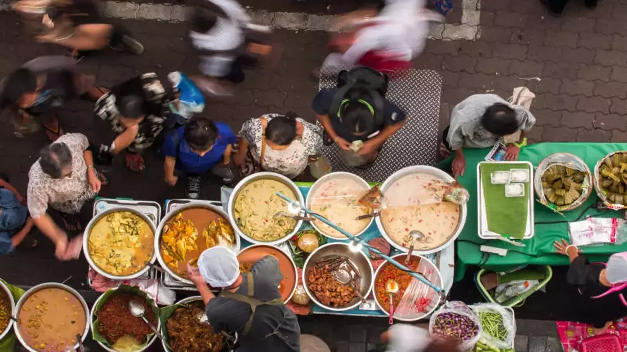 Yemek ve Gezginlik: Dünyayı Gezerken Yerel Lezzetleri Keşfetme Rehberi