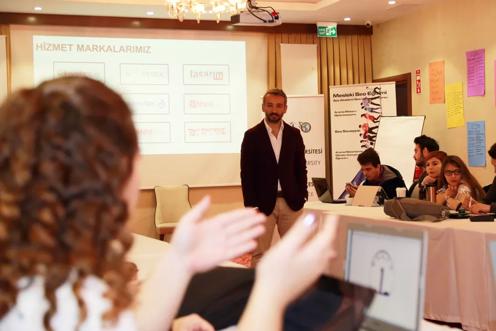 İşletme ve Pazarlama Eğitimi: İşletme Becerilerinizi ve Pazarlama Stratejilerinizi Geliştirmek İçin Online Eğitimler