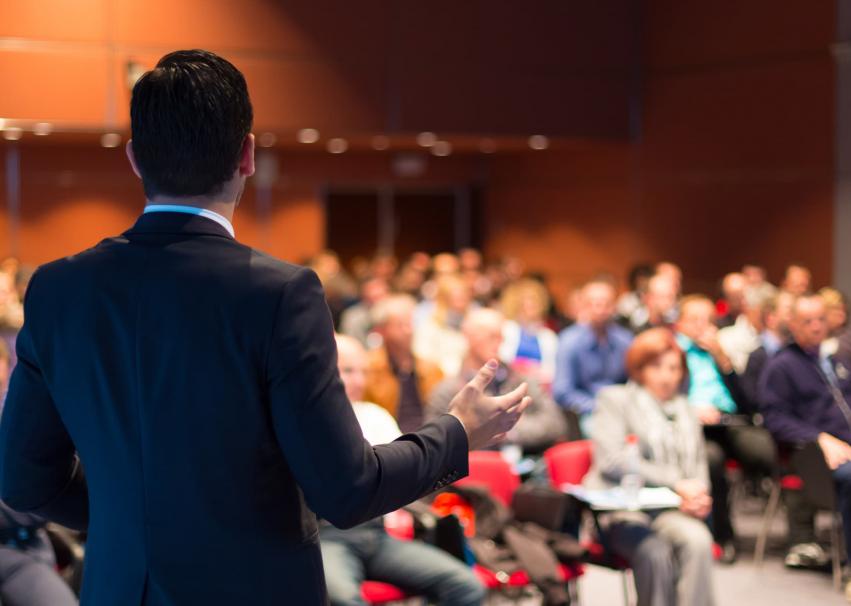 Kültürel Konferanslar ve Seminerler: Kültürel ve Sanatsal Konularda Düzenlenen Seminerler ve Konferanslar