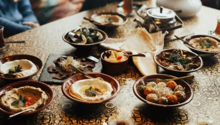 Dünya Mutfağı ve Yemek Kültürleri: Yemek Tarifleri, Tatlı Lezzetler ve Lokal Mutfaklar