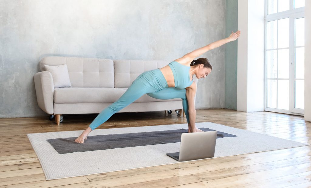 Evde Yoga Pratiği: Yoga Matınızı Hazırlayın ve Günlük Yoga Rutininizi Oluşturun