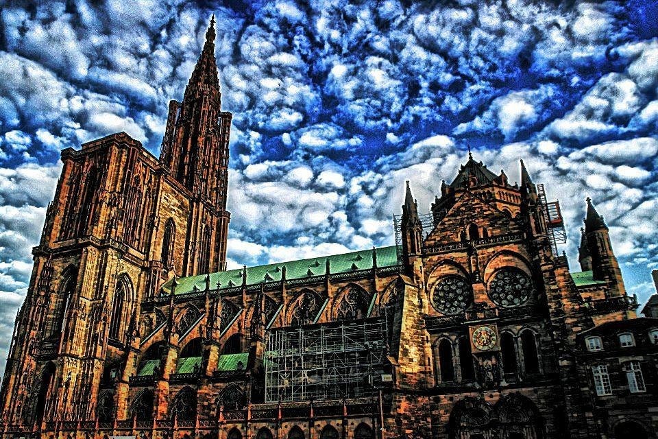 Ortaçağ Katedralleri ve Gotik Mimari: Avrupa'nın Sanat Hazinesi