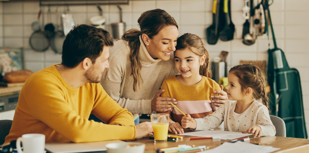 Aile İçi İlişkiler ve Aile Dinamikleri: Kardeş Rekabeti ve Aile İçi Çatışma Yönetimi