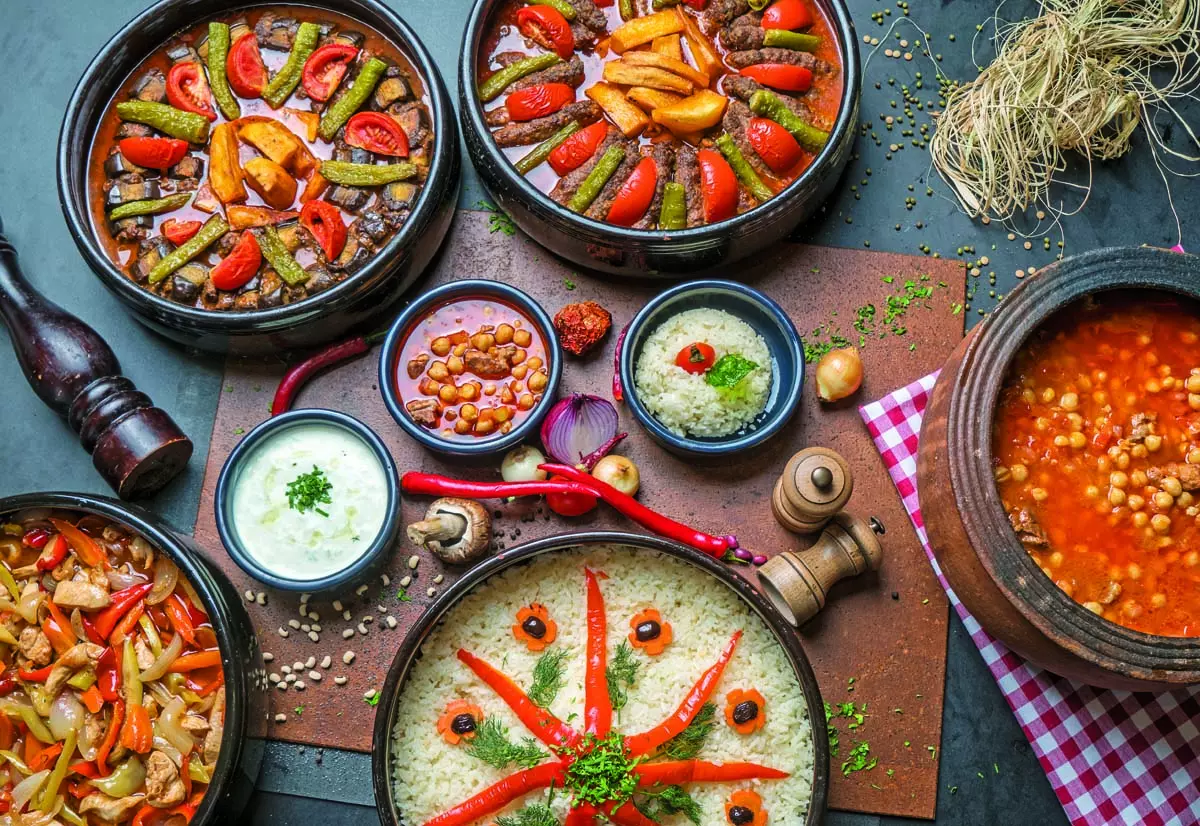 Lezzetli Tarifler ve Yaratıcılık: Mutfakta Yetenek Geliştirmek İçin İlham Veren Yemekler