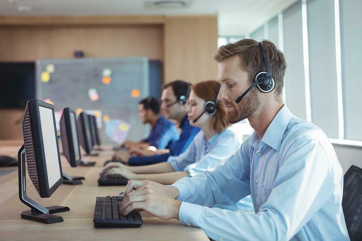 Bankacılık İşlemleri Yetkilisi Nasıl Olunur, Ne İş Yapar, Ne Kadar Maaş Alır?