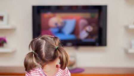 Televizyon Çocuk Gelişimini Etkiler Mi?