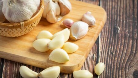 Sarımsak Nedir? Sarımsağın Faydaları Nelerdir?